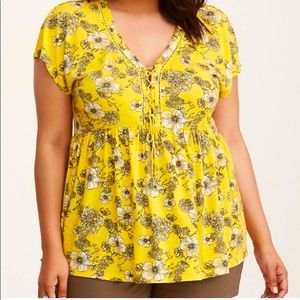 Torrid Floral Short Sleeve Sleeve Top Yellow sz 1